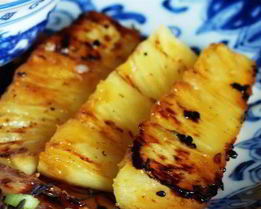 Ананас, жареный на гриле