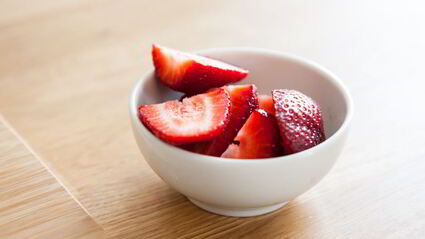 йогуртовая панна котта с клубникой