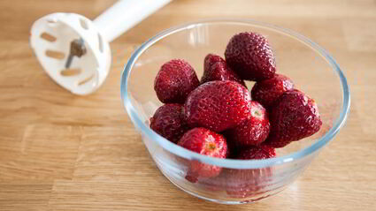 йогуртовая панна котта с клубникой