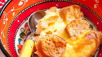 карамельный хлебный пудинг