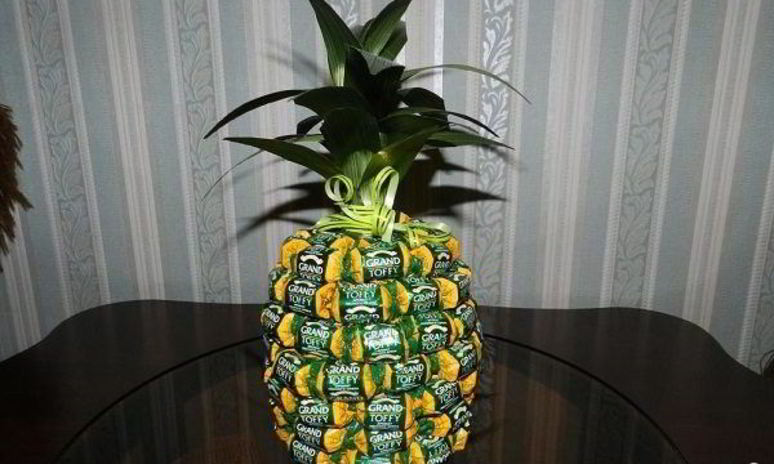 Рецепт ананаса из конфет