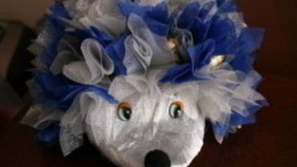 ежик из конфет