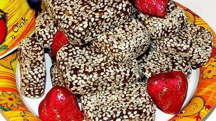 конфетки из чернослива, грецких орехов и шоколада