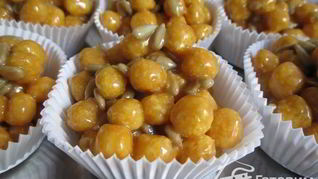 Конфеты из круглого корнфлекса с семечками и ирисками