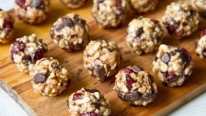 ореховые конфеты в белом шоколаде