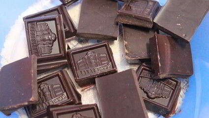 шоколадные конфеты с нутом и цукатами