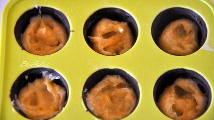 шоколадные конфеты с тыквенным кремом, мандариновым мармеладом и миндалем