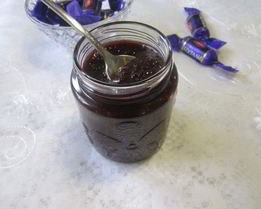 Сливовый джем с трюфельными конфетами