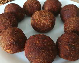 Сыроедческие конфеты из моркови, сухофруктов и орехов