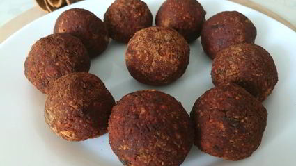 сыроедческие конфеты из моркови, сухофруктов и орехов