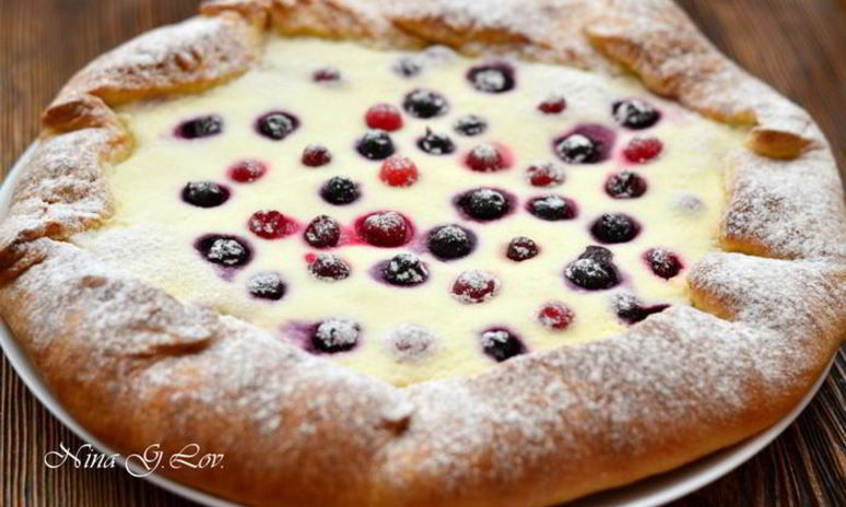 Рецепт бархатной галеты с творожным кремом и ягодами