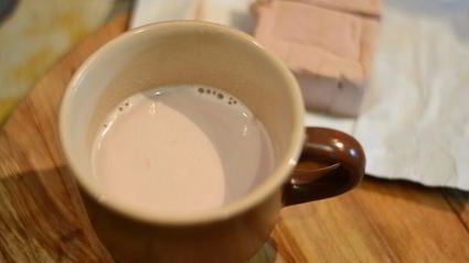 бархатная галета с творожным кремом и ягодами