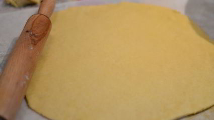 бархатная галета с творожным кремом и ягодами