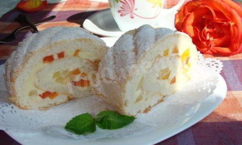 Рецепт бисквитного рулета на белках с заварным кремом и экзотическими фруктами