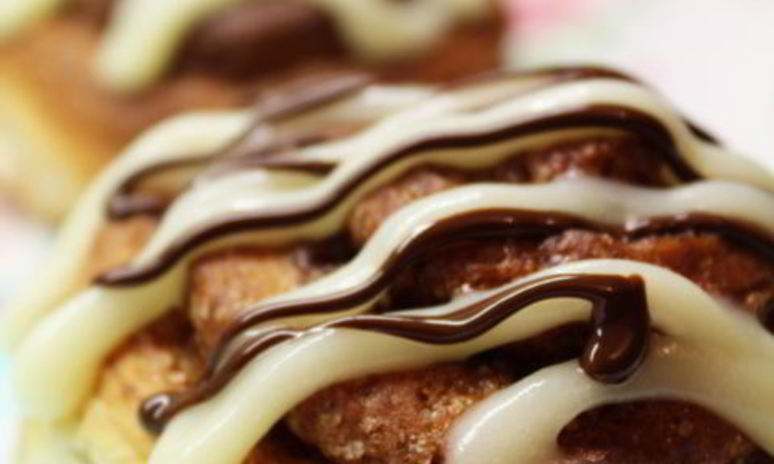 Рецепт булочек с корицей и сливочным кремом