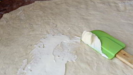 булочки с корицей и сливочным кремом