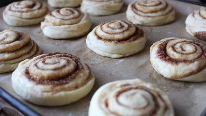 булочки с корицей и сливочным кремом