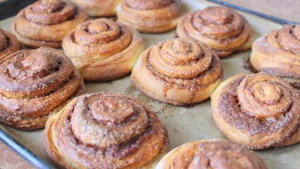 булочки с корицей и сливочным кремом