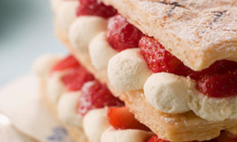 Рецепт десерта с клубникой и кремом шантийи