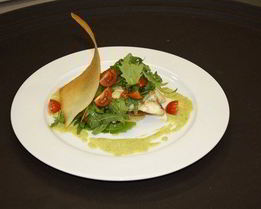 Камбала с картофелем, рукколой, помидорами черри и кремом из спаржи и пастернака