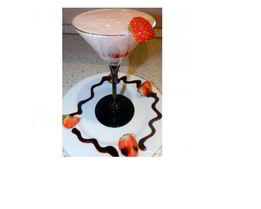 Клубничная пена с ликером и бальзамическим кремом