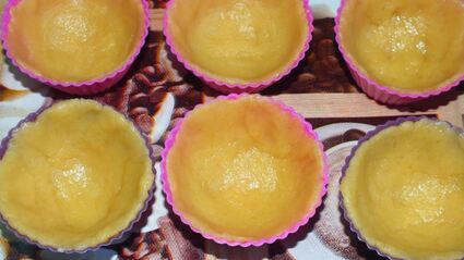 корзиночки с яблочным пюре и белковым кремом