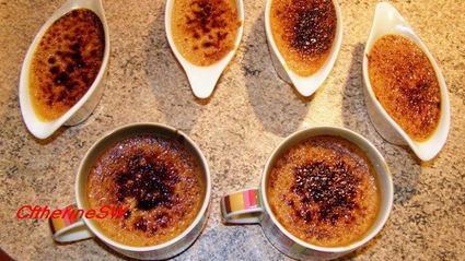 крем-брюле с малиново-клубничным соусом