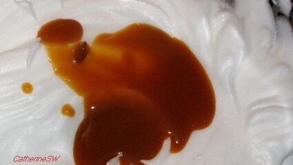 крем-брюле с малиново-клубничным соусом