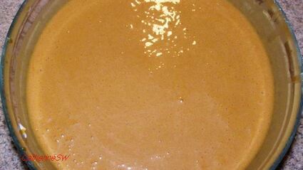 крем-брюле с малиново-клубничным соусом