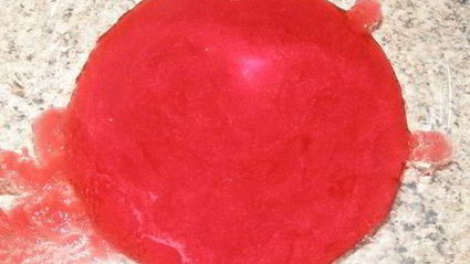 крем-брюле с малиново-клубничным соусом