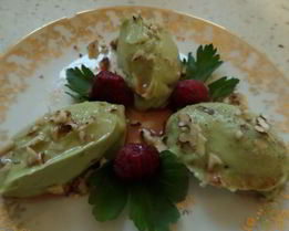 Крем из авокадо с малиновым соусом