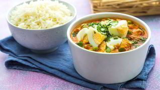 Кремовый карри с яйцами
