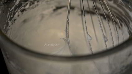 рулет со швейцарским маслянным кремом