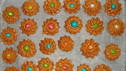 шоколадное курабье с нежным кремом и морскими камешками