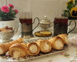 Слоеные трубочки с белковым кремом