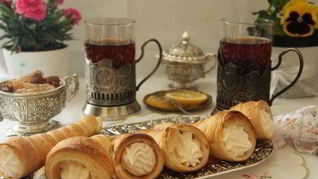 Слоеные трубочки с белковым кремом