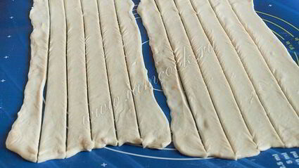 трубочки из слоеного теста с кремом