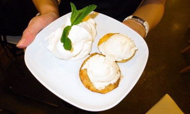 Рецепт жареных яблок с кремом шантильи