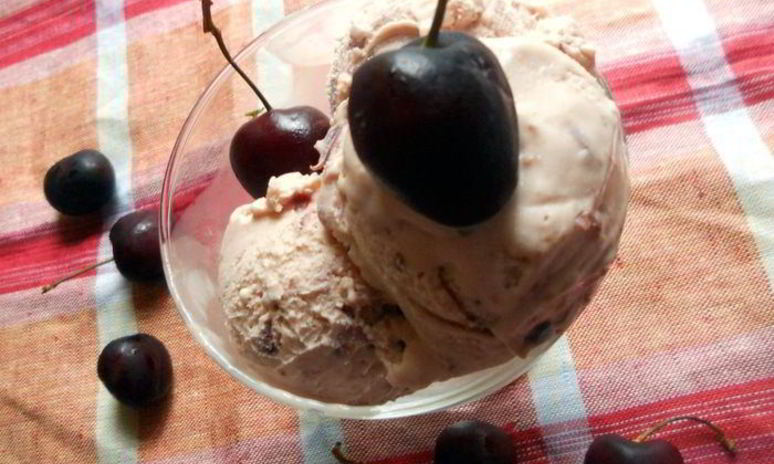 Рецепт черешневого мороженого с маскарпоне