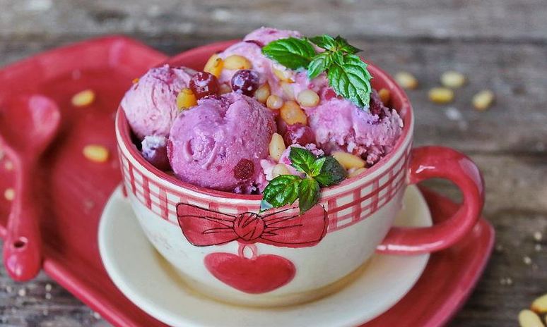 Рецепт домашнего мороженого из свеклы с клюквой, апельсином и кленовым сиропом