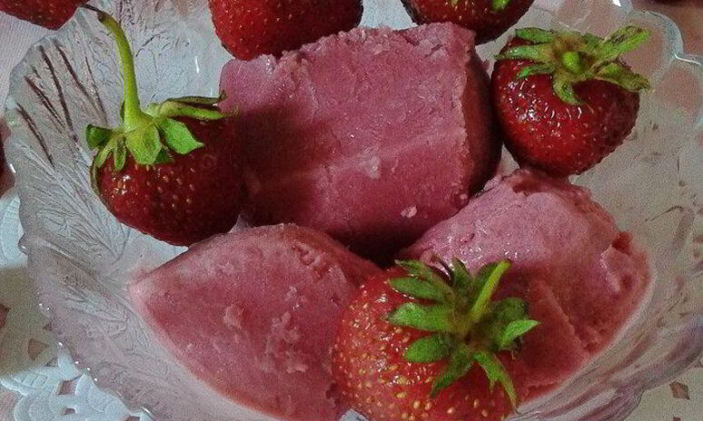 Рецепт домашнего мороженого из ягод и йогурта