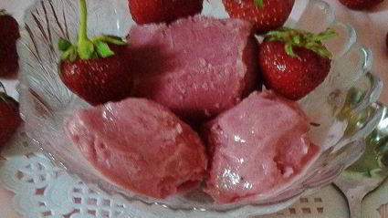 домашнее мороженое из ягод и йогурта