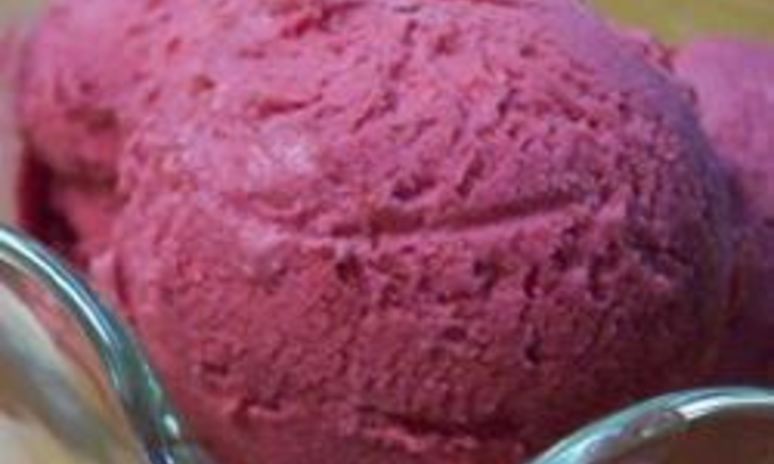 Рецепт домашнего ягодного мороженого