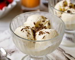 Классическое ванильное мороженое