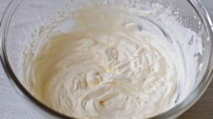 классическое ванильное мороженое