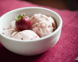 Клубничное мороженое