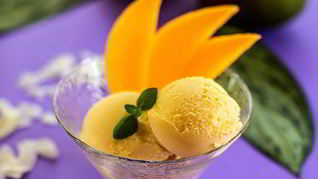 Кокосовое мороженое с манго