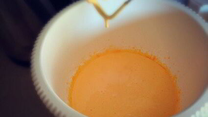 лавандово-лимонноe мягкое итальянское мороженое джелато