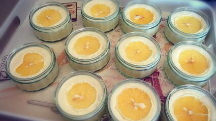 лавандово-лимонноe мягкое итальянское мороженое джелато