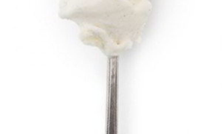 Рецепт молочного ванильного мороженого